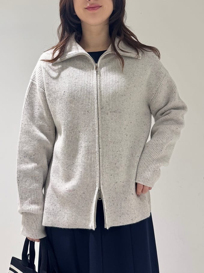 そんさんの「INDIVI｜【洗える】カラーネップ ダブルジップカーディガン」を使ったコーディネート
