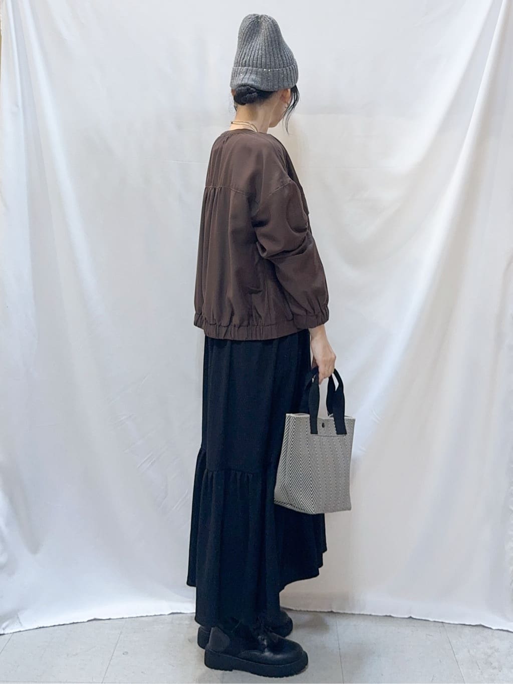 𝐇𝐢𝐫𝐨𝐦𝐢さんの「SHOO･LA･RUE｜【S-LL】寒暖差のある時期に 大人上品なシアーブルゾン」を使ったコーディネート