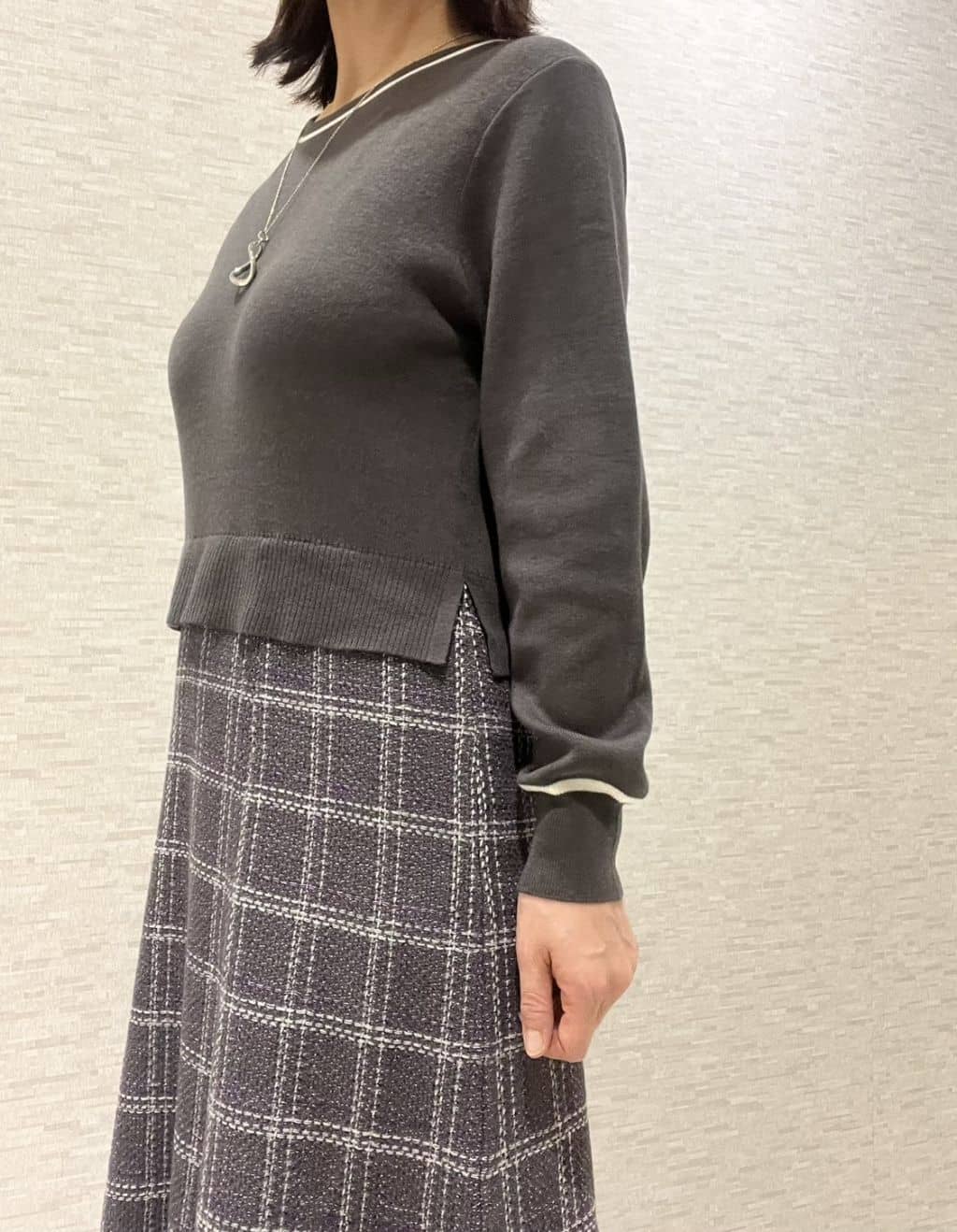 marikoさんの「Reflect｜【コートインでもすっきり◎】チェック柄ニットドッキングワンピース」を使ったコーディネート