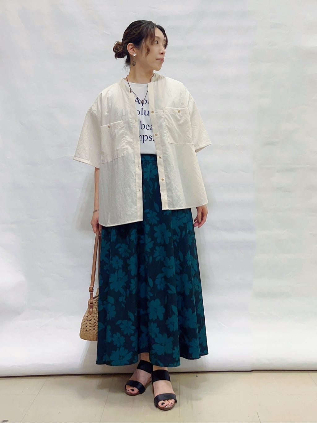 まっつんさんの「SHOO･LA･RUE｜【高レビュー/着丈選べる】華やかさをプラスする アソートロングスカート」を使ったコーディネート