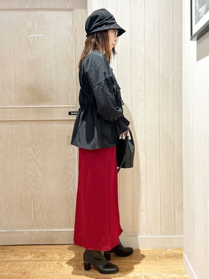 yukaさんの「SHOO･LA･RUE｜シャーリングデザインブラウス」を使ったコーディネート