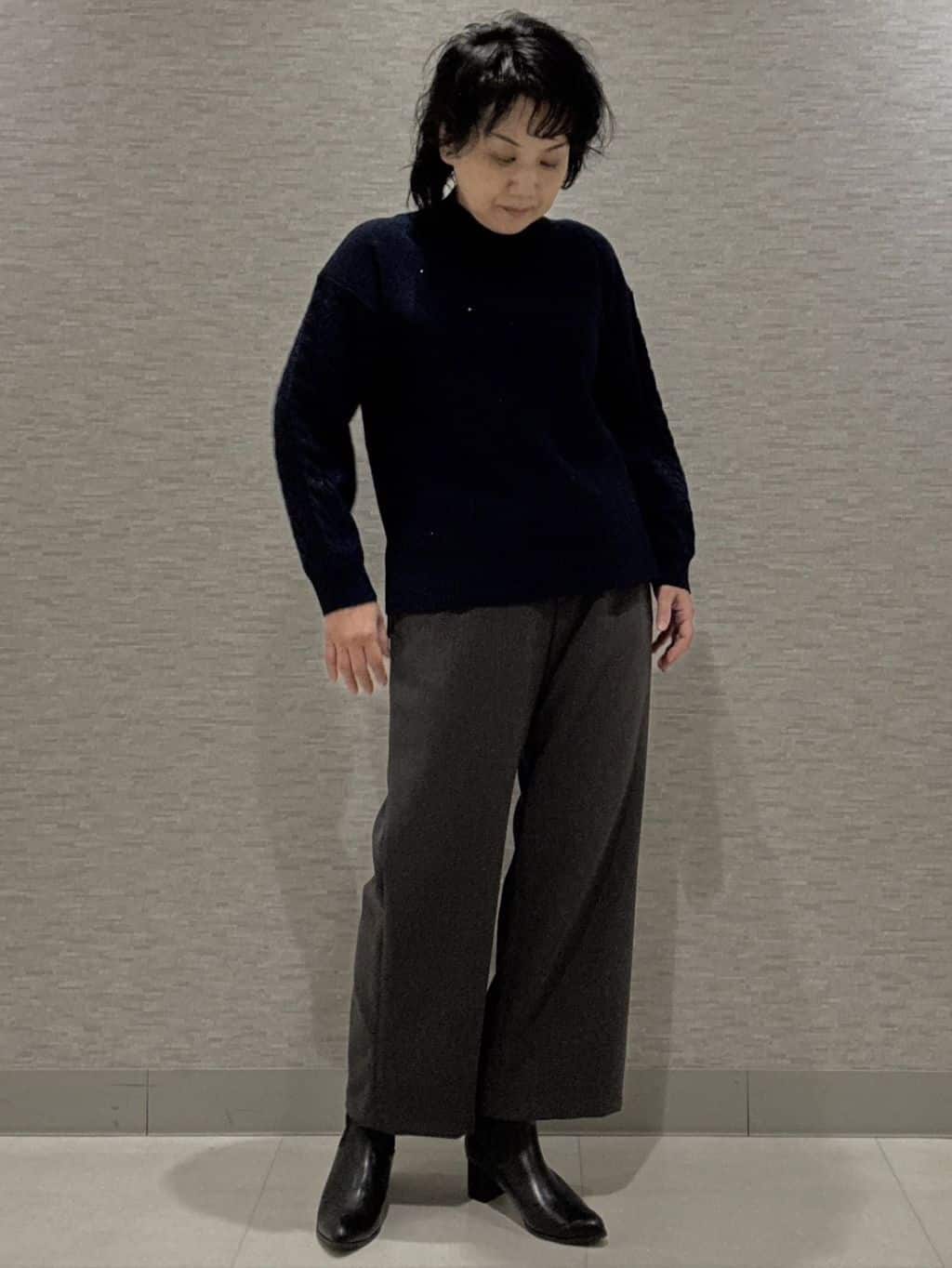 KOJIMAさんの「Reflect｜【ウエスト総ゴム／セットアップ可】フルレングスストレートパンツ」を使ったコーディネート
