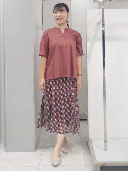 AZUSAさんの「Reflect｜【すっきり見え！長め丈／マシンウォッシュ可】スキッパーネックジャージトップス」を使ったコーディネート
