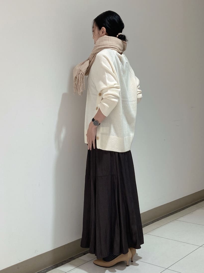 環さんの「UNTITLED｜【重ね着もおすすめ/洗える】ウールカシミヤ クルーネックニット」を使ったコーディネート