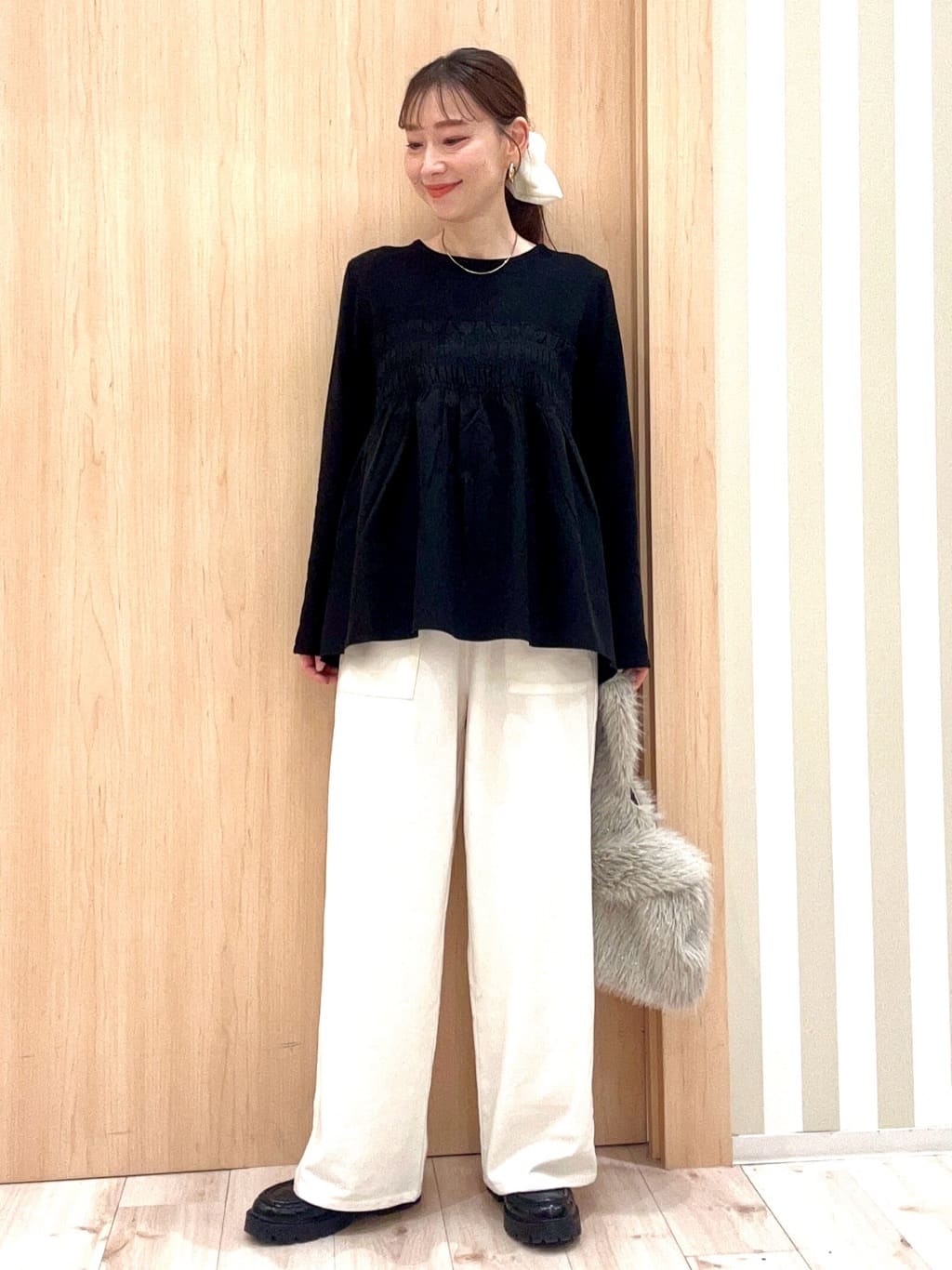 ririさんの「SHOO･LA･RUE｜【S-LL】1枚でコーデが決まる ビスチェ風ドッキングトップス」を使ったコーディネート