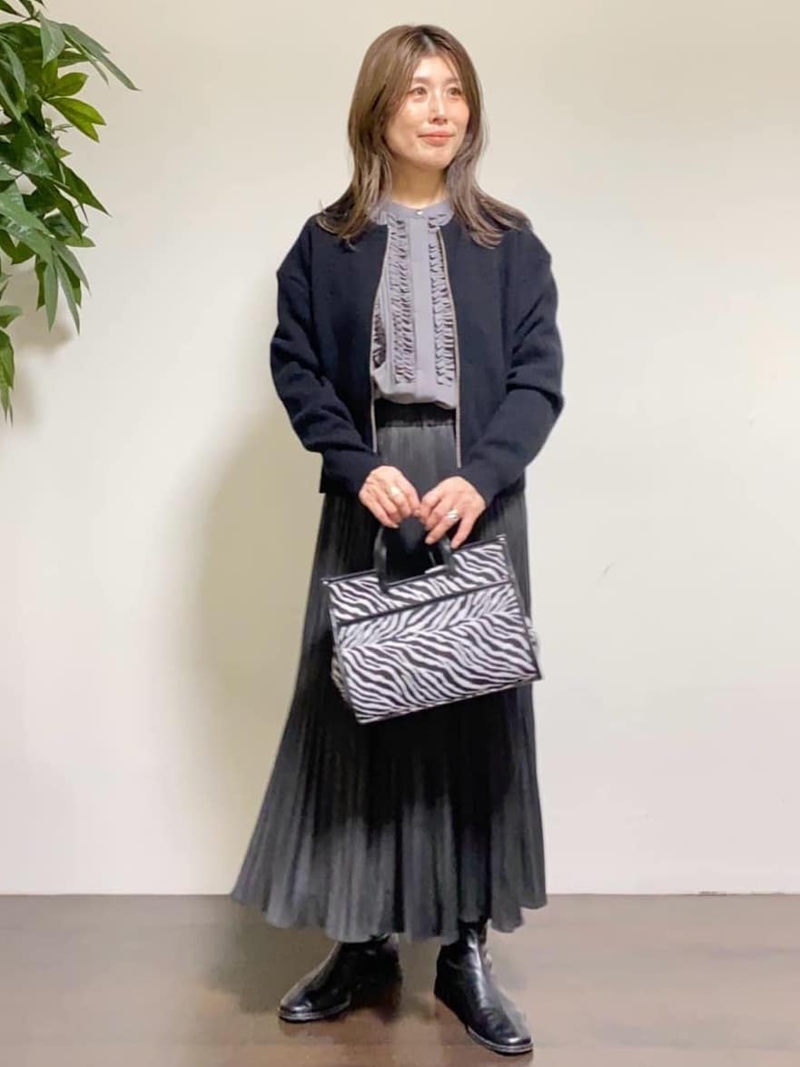 tomoさんの「UNTITLED｜【ゆったりサイズ／着丈短め】ジップニットカーディガン」を使ったコーディネート