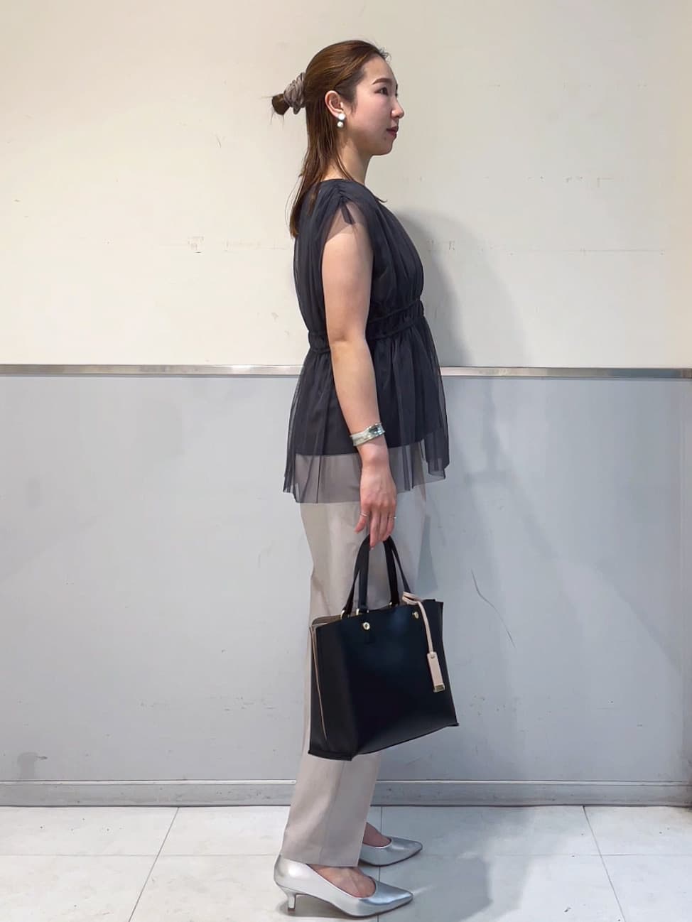 ミーさんの「index｜ベルト付きストレッチテーパードパンツ／セットアップ可【洗濯機洗い可／吸水速乾／接触冷感】」を使ったコーディネート