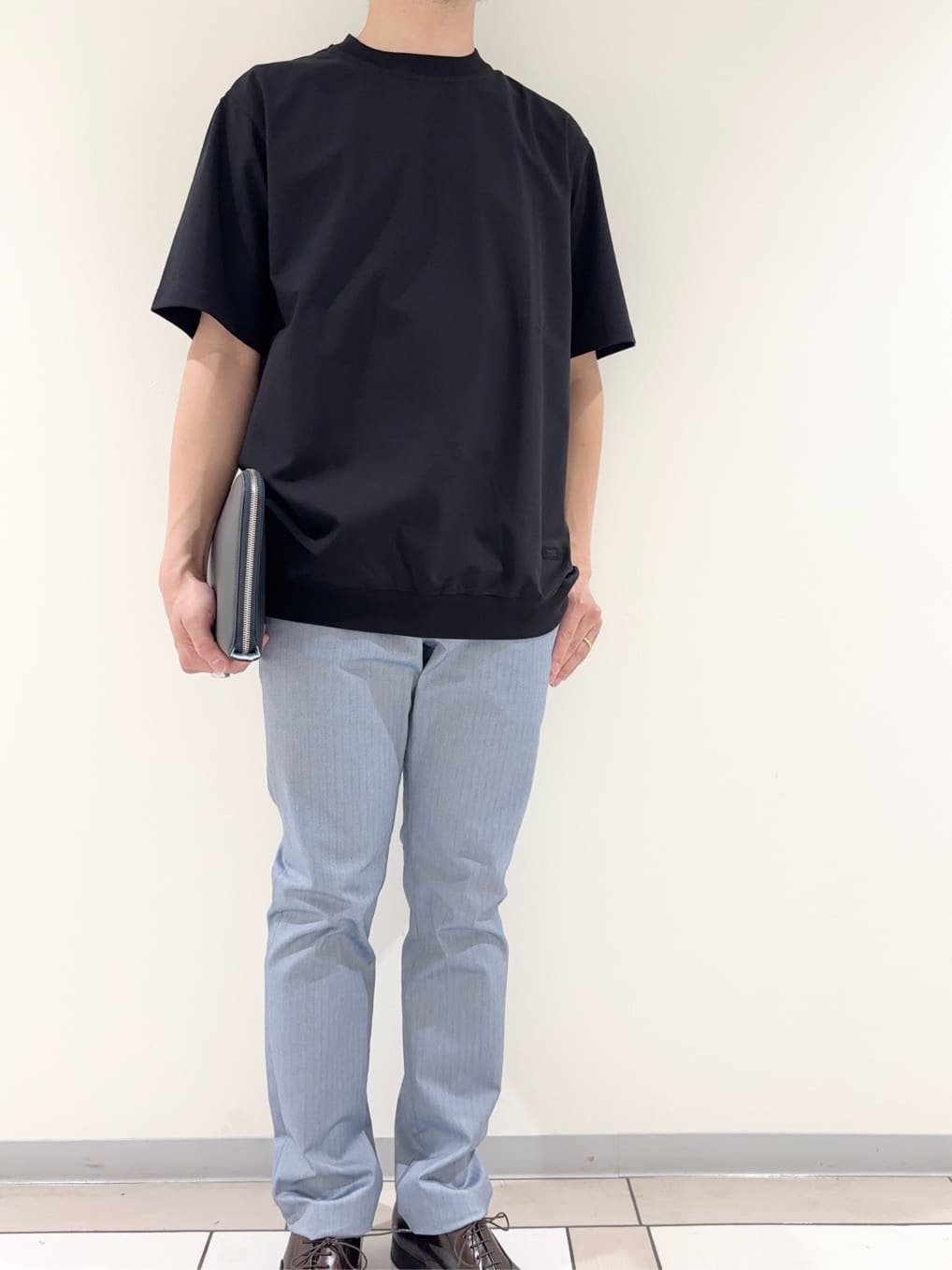 及川さんの「TAKEO KIKUCHI｜【抗菌防臭／5サイズ展開】ハイゲージポンチ Tシャツ」を使ったコーディネート