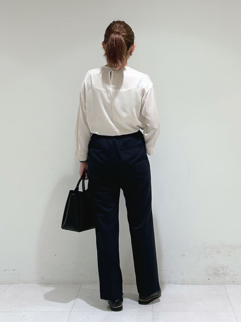 tsuyuさんの「INDIVI｜【セットアップ可能】スエード調サテンブラウス」を使ったコーディネート