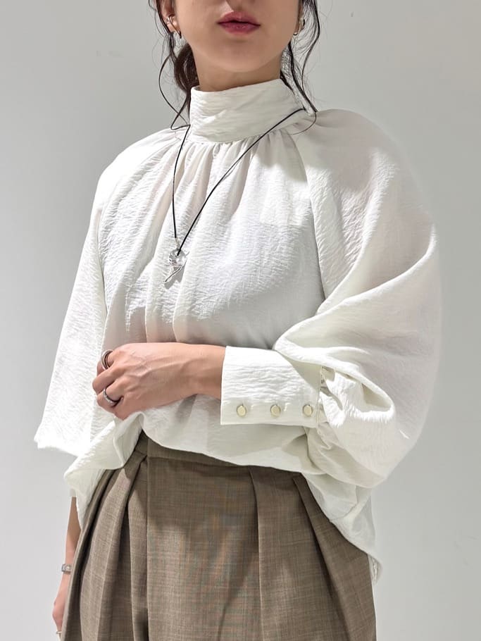 そんさんの「INDIVI｜センタータックメランジワイドパンツ」を使ったコーディネート