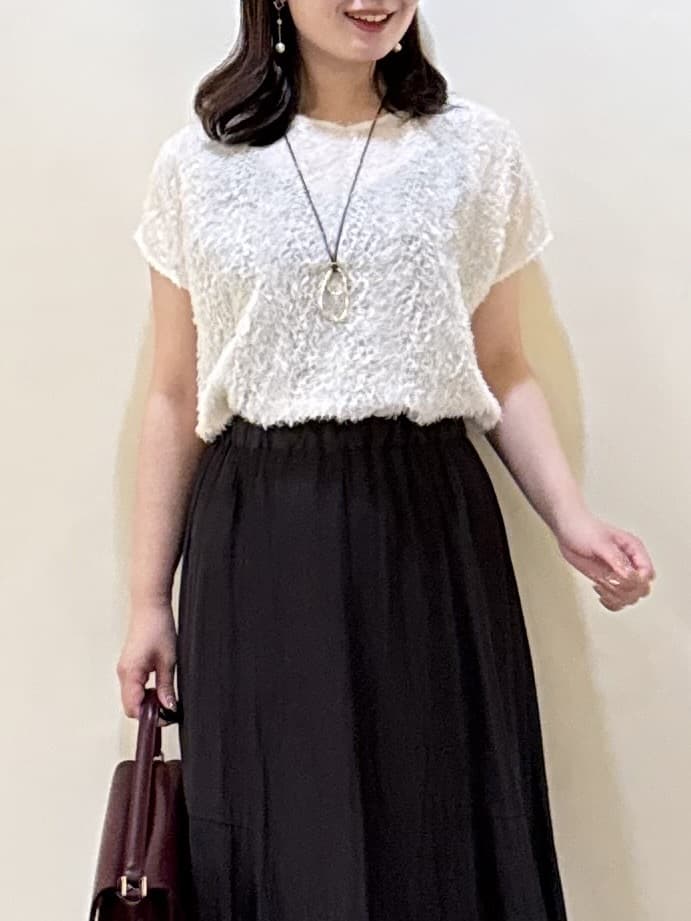 いくみさんの「UNTITLED｜【セットアップ可/洗える】フェザーフレンチスリーブブラウス」を使ったコーディネート