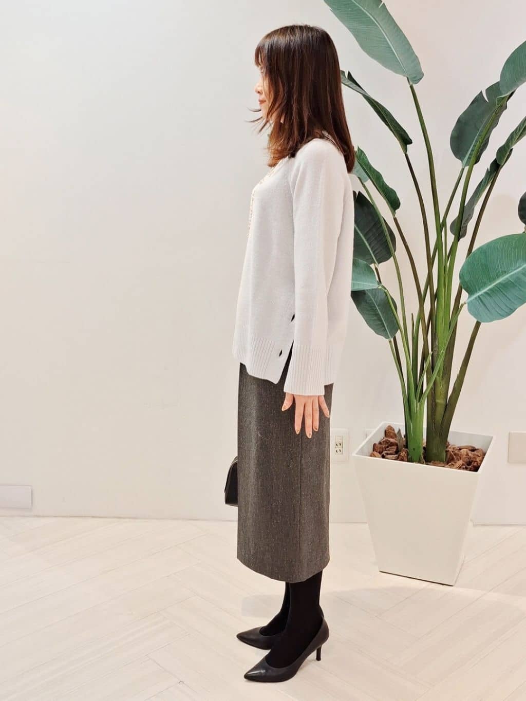 YuKaRiさんの「UNTITLED｜【重ね着もおすすめ/洗える】ウールカシミヤ クルーネックニット」を使ったコーディネート