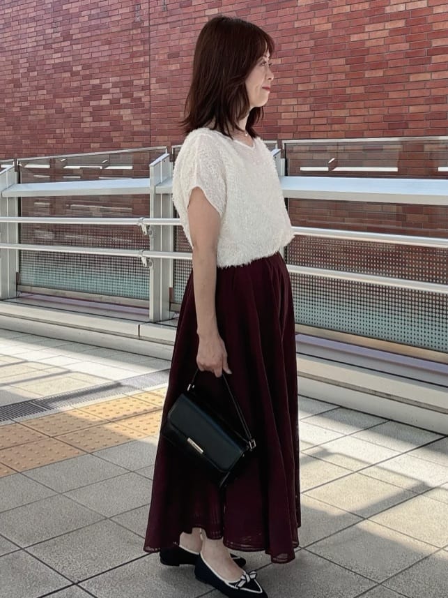 makiさんの「UNTITLED｜【セットアップ可/洗える】フェザーフレンチスリーブブラウス」を使ったコーディネート