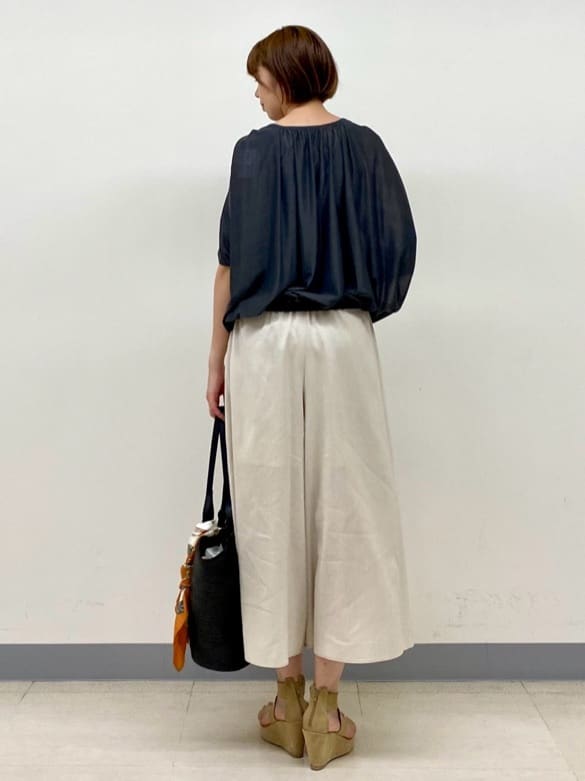 まいこさんの「INDIVI｜【洗える／体型カバー】シャーリングシアートップス」を使ったコーディネート