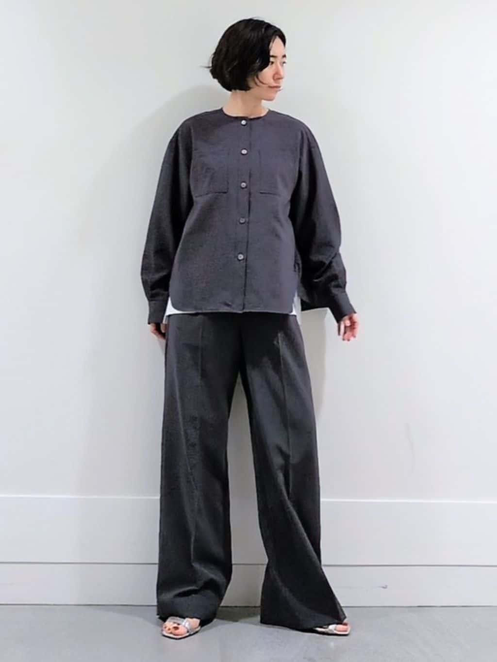 ミズタさんの「UNTITLED｜【秋も着られる/セットアップ可】リラククールシャツ」を使ったコーディネート