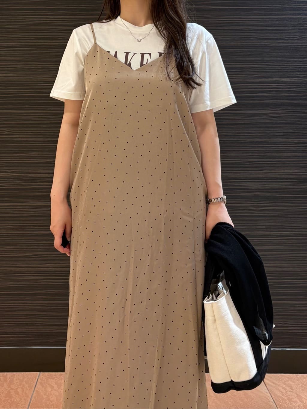 かなさんの「OPAQUE.CLIP｜ロゴプリントTシャツ【洗濯機洗い可】」を使ったコーディネート