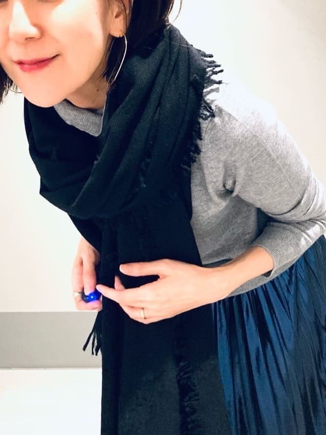 Furuさんの「DRESSTERIOR｜◆【洗える/ストレッチ性/オンオフ】箔プリントプリーツスカート」を使ったコーディネート