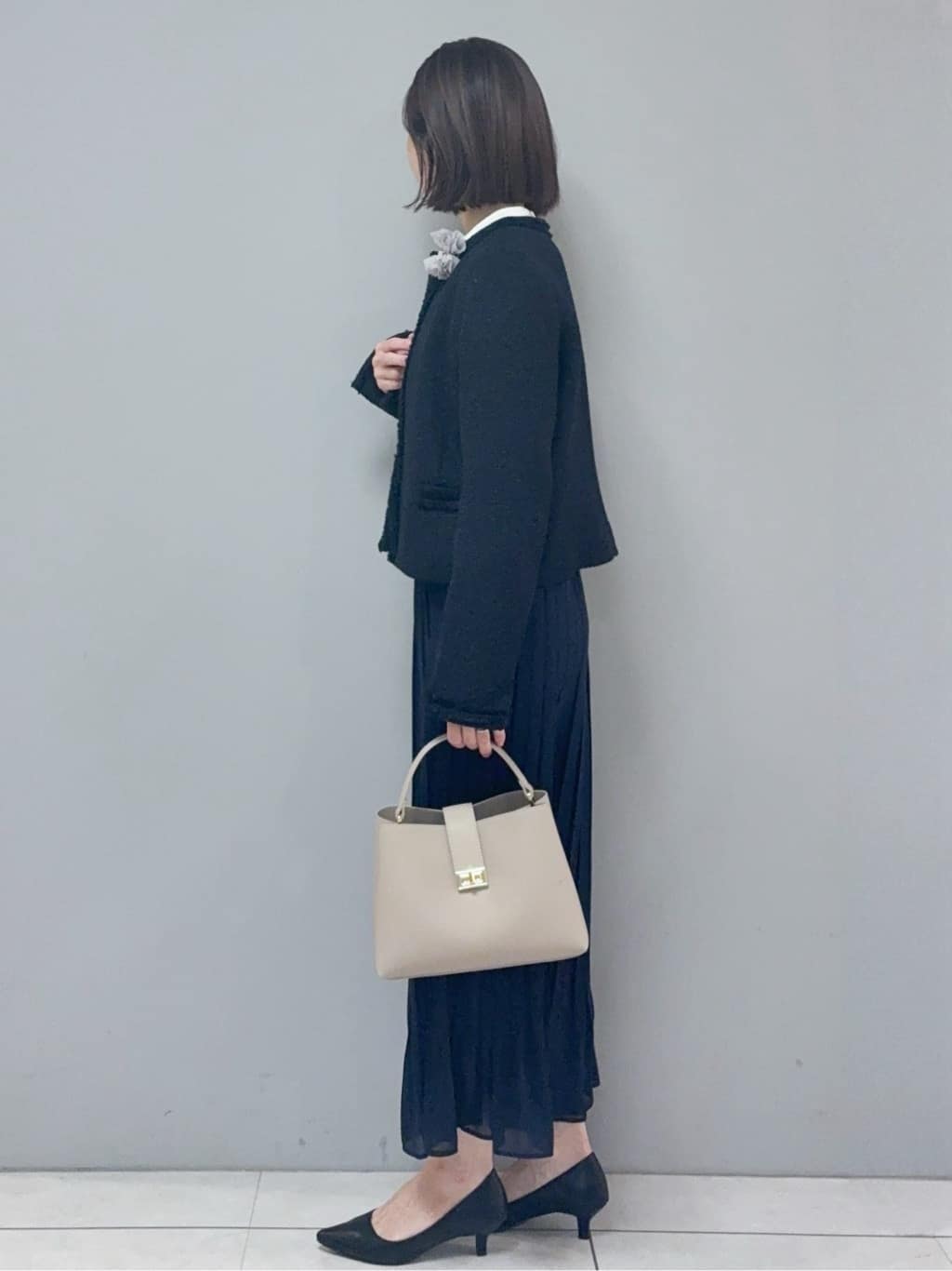 yさんの「OPAQUE.CLIP｜シフォン&times;フェイクパール リボン型コサージュ」を使ったコーディネート