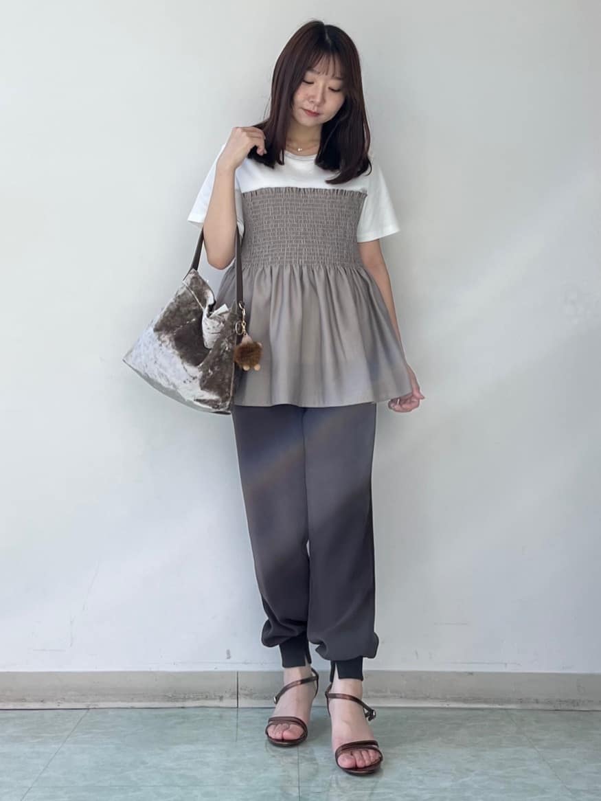 KAHOさんの「UNTITLED｜【コットン100/洗える/Tシャツ】シャーリングドッキングペプラム」を使ったコーディネート