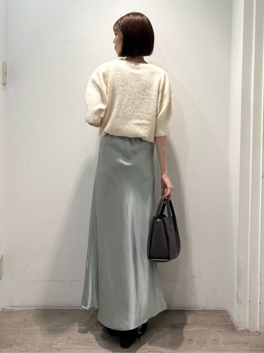ぶまりんさんの「OPAQUE.CLIP｜【es】サテンナローイージーロングスカート【洗濯機OK】」を使ったコーディネート