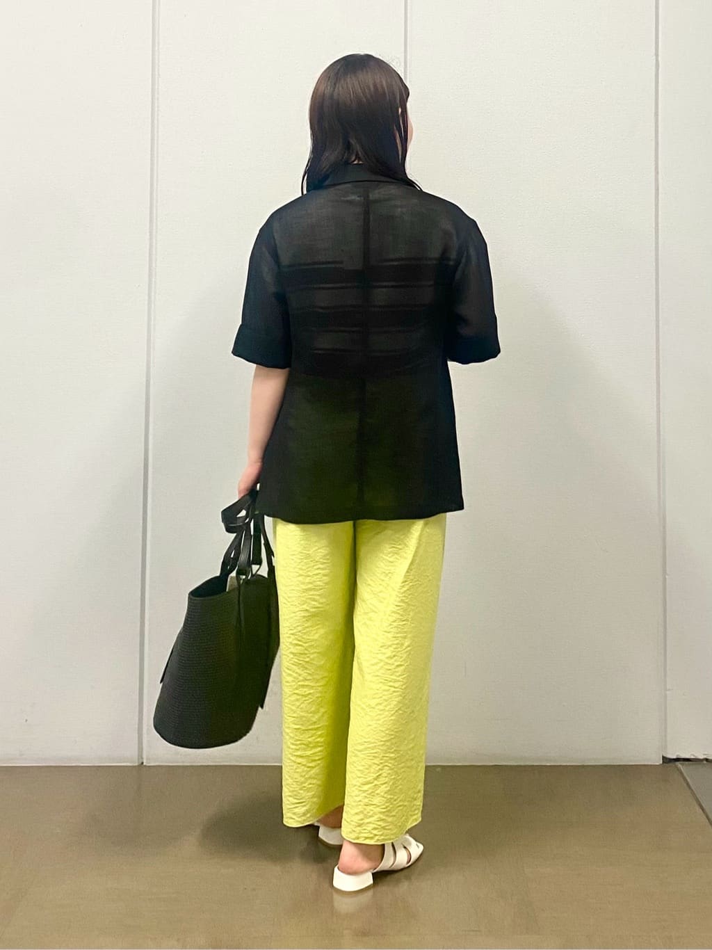 misakiさんの「INDIVI｜【洗える／UVケア／SETUP可能】ドロストワイドパンツ」を使ったコーディネート