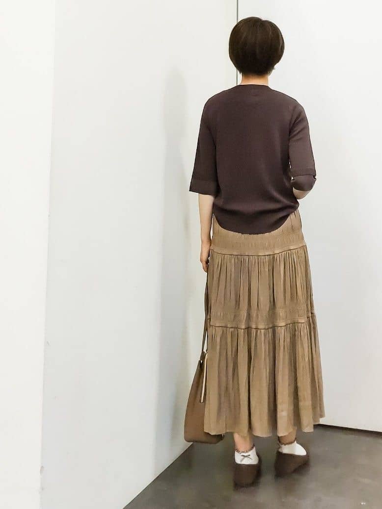 やまちゃんさんの「grove｜【ひんやり多機能】やわらかドライタッチ 袖口シアードッキングプルオーバー」を使ったコーディネート