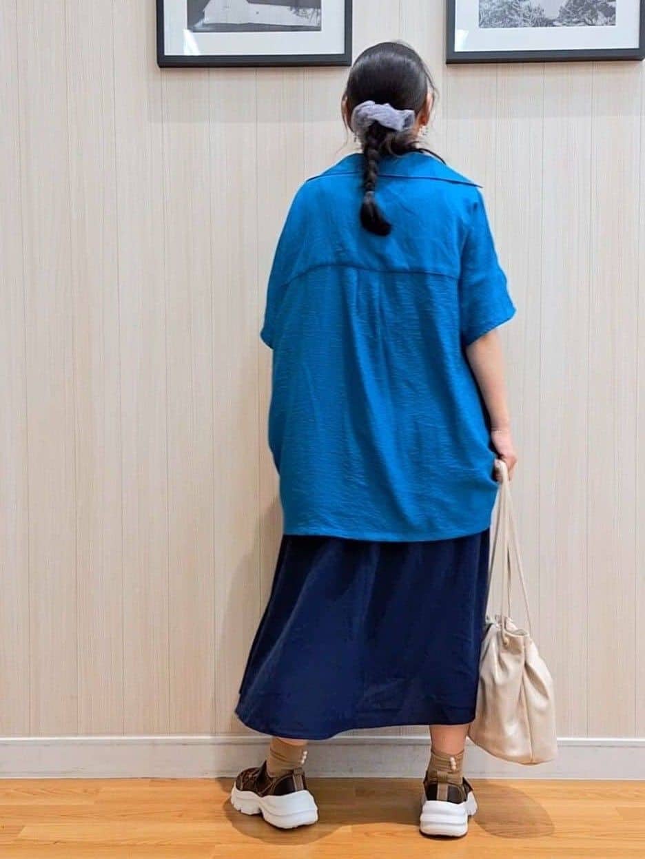 Saoさんの「SHOO･LA･RUE｜【洗える/S-LL/5分袖】1枚でも羽織としても。さらさらドレープシャツ」を使ったコーディネート