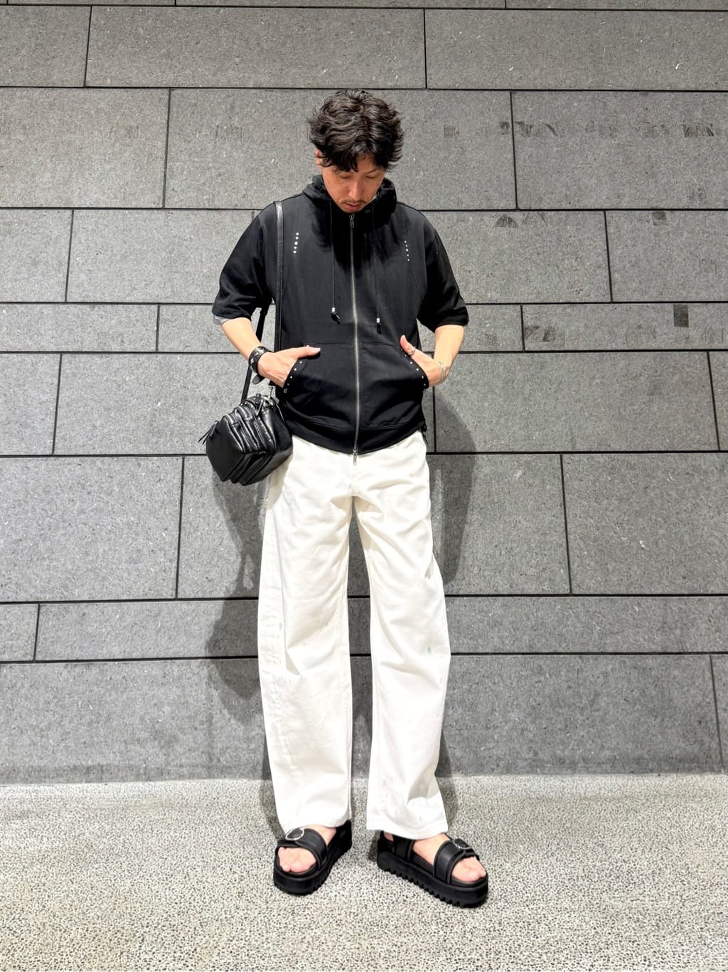 HARUさんの「tk.TAKEO KIKUCHI｜スタッズ ダブルZIPパーカ」を使ったコーディネート