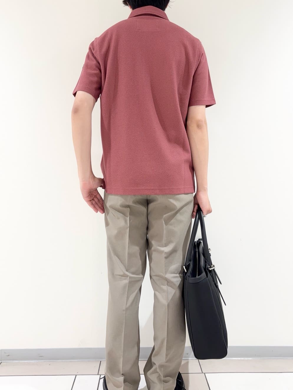 及川さんの「TAKEO KIKUCHI｜【COOL CITY WEAR】アーバンクール パンツ /接触冷感・吸水速乾」を使ったコーディネート