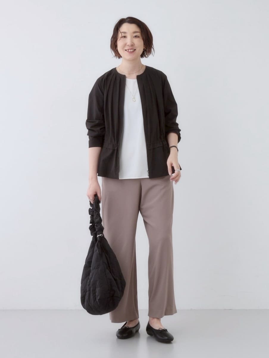 yuriさんの「INDIVI｜【UVケア／SETUP可能】エアリージョーゼット ワイドパンツ」を使ったコーディネート