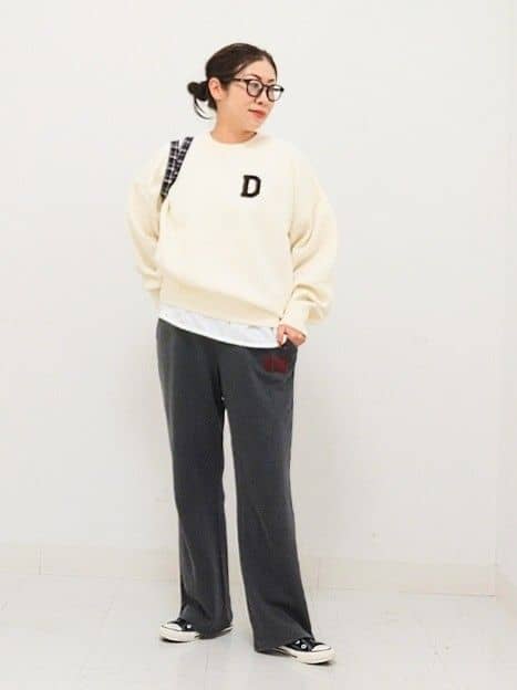 KJさんの「Dessin｜【洗える】Dサガラ刺繍ワッペン付きニット」を使ったコーディネート