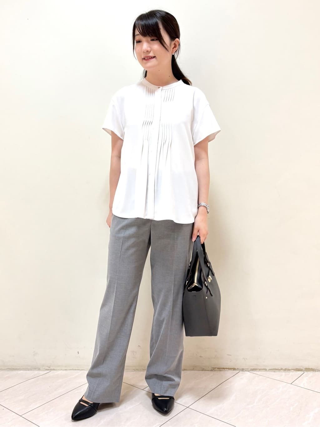 mikiさんの「Reflect｜【インナーに◎／すっきり見え！長め丈】タックデティールブラウス」を使ったコーディネート