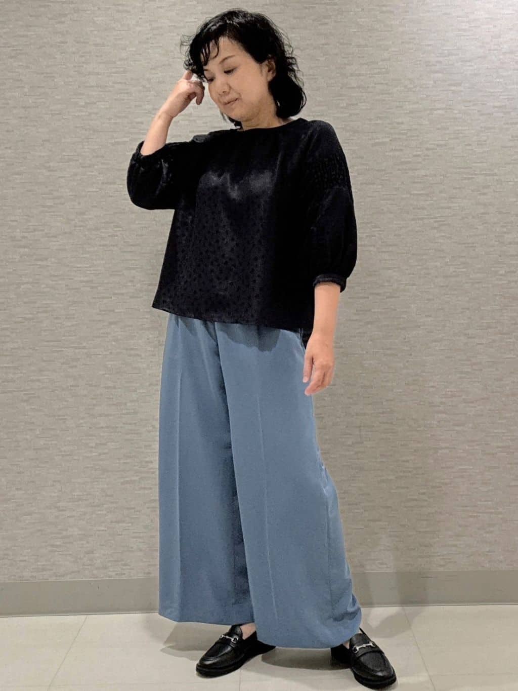 KOJIMAさんの「Reflect｜【一枚で着映える◎】レオパード風ジャカードブラウス」を使ったコーディネート