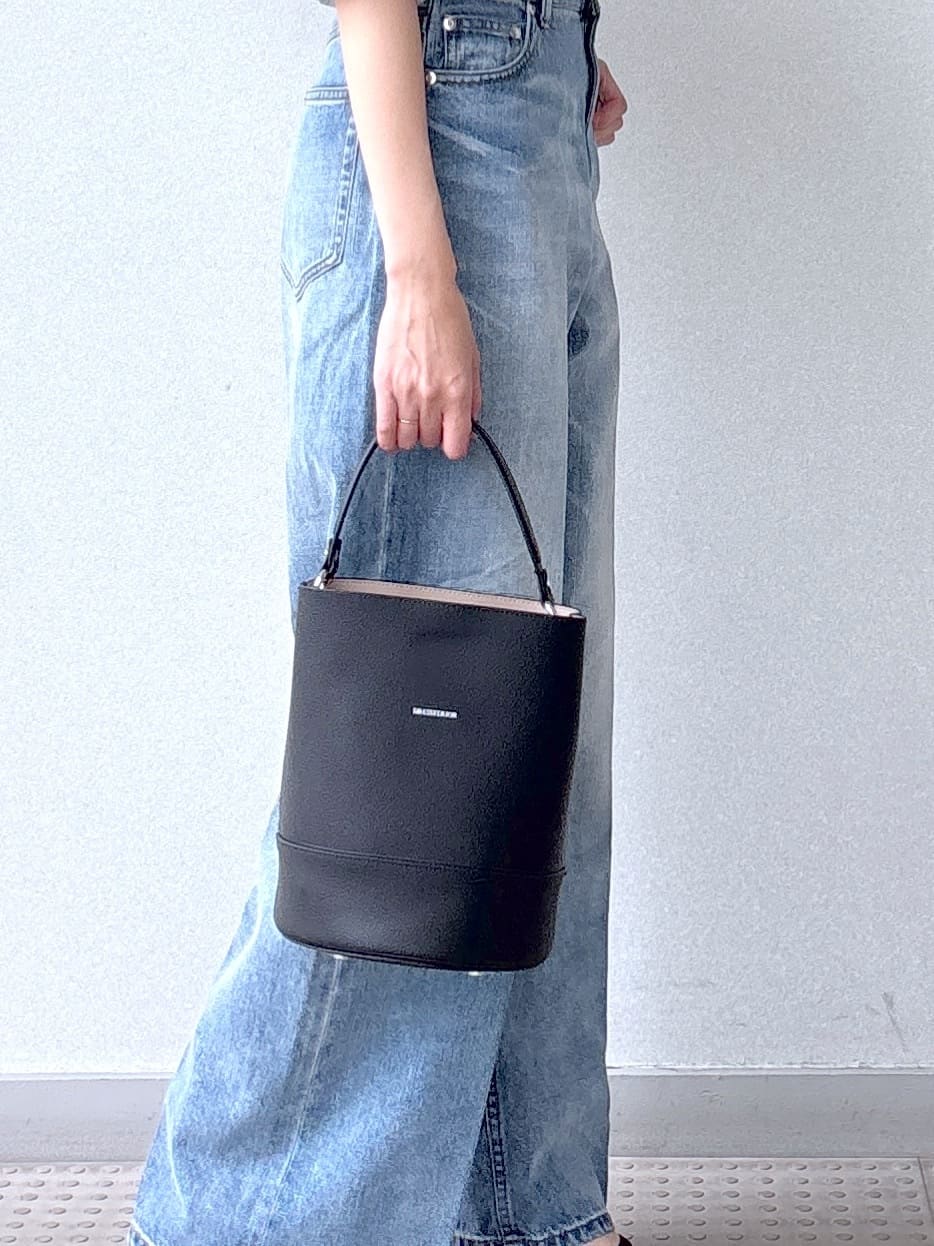 saitoさんの「DRESSTERIOR｜ヴィンテージ加工ワイドデニムパンツ」を使ったコーディネート