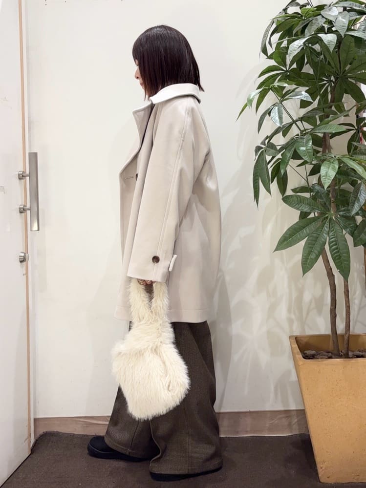 宗形さんの「SHOO･LA･RUE｜ラメ入りファートートバッグ」を使ったコーディネート