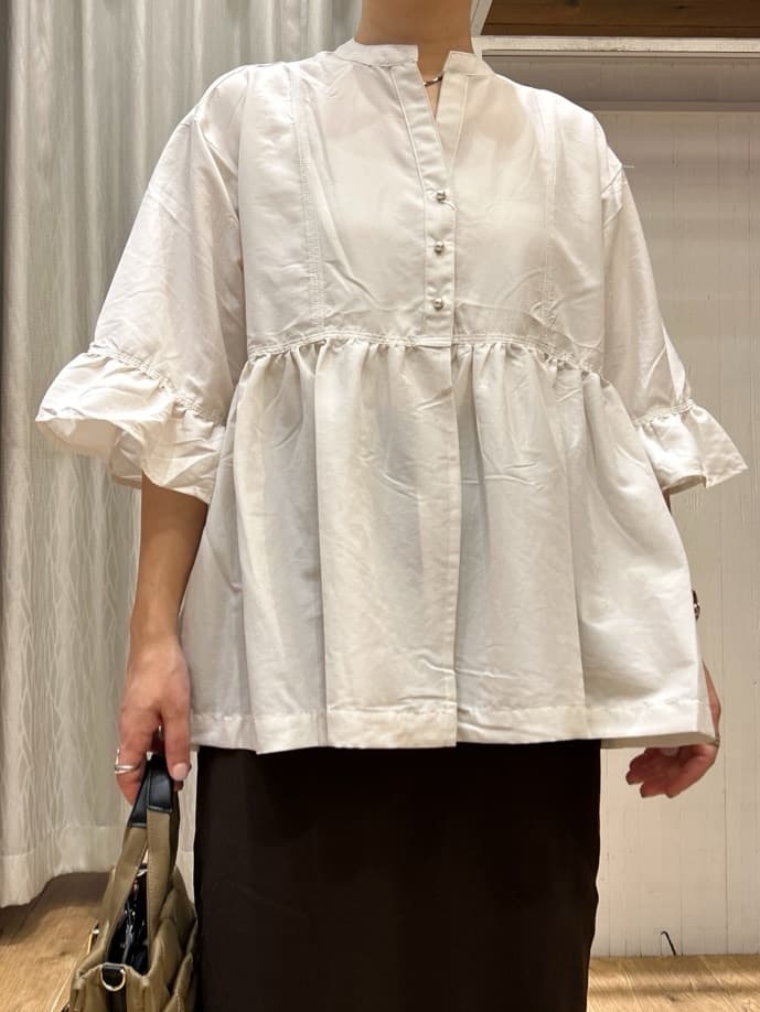 ga_riさんの「THE SHOP TK｜フリルチュニックブラウス【洗濯機OK】」を使ったコーディネート