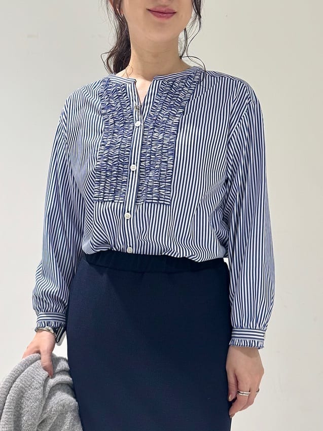 そんさんの「INDIVI｜【エアリー素材】ブークレ着流しニットカーディガン」を使ったコーディネート