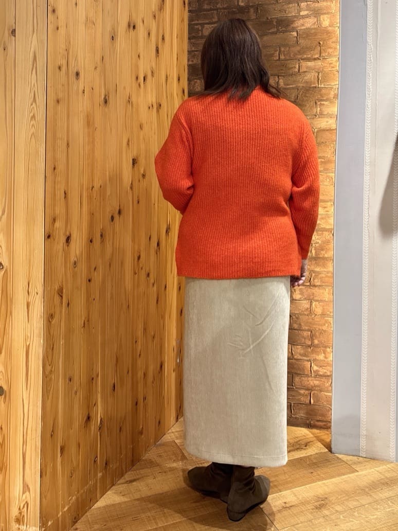 ゆかぴさんの「SHOO･LA･RUE｜【S-LL】Iラインできれい見え モール風ナロースカート」を使ったコーディネート
