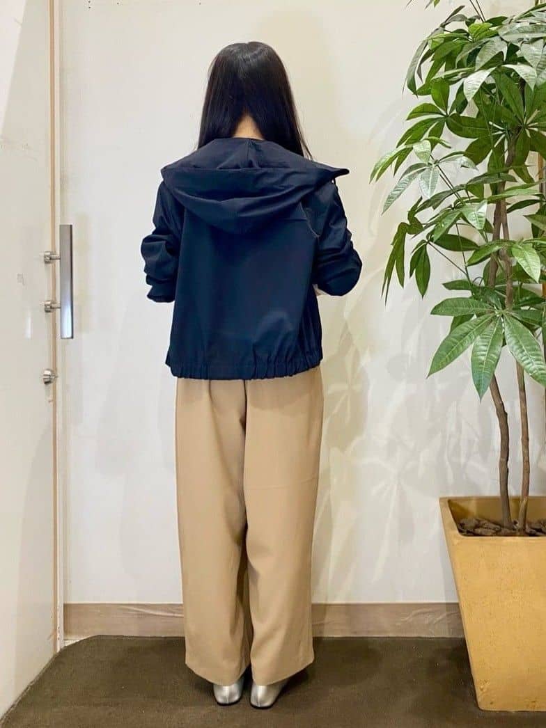 AYUMIさんの「SHOO･LA･RUE｜グラフィックアソート ベーシックロンT」を使ったコーディネート