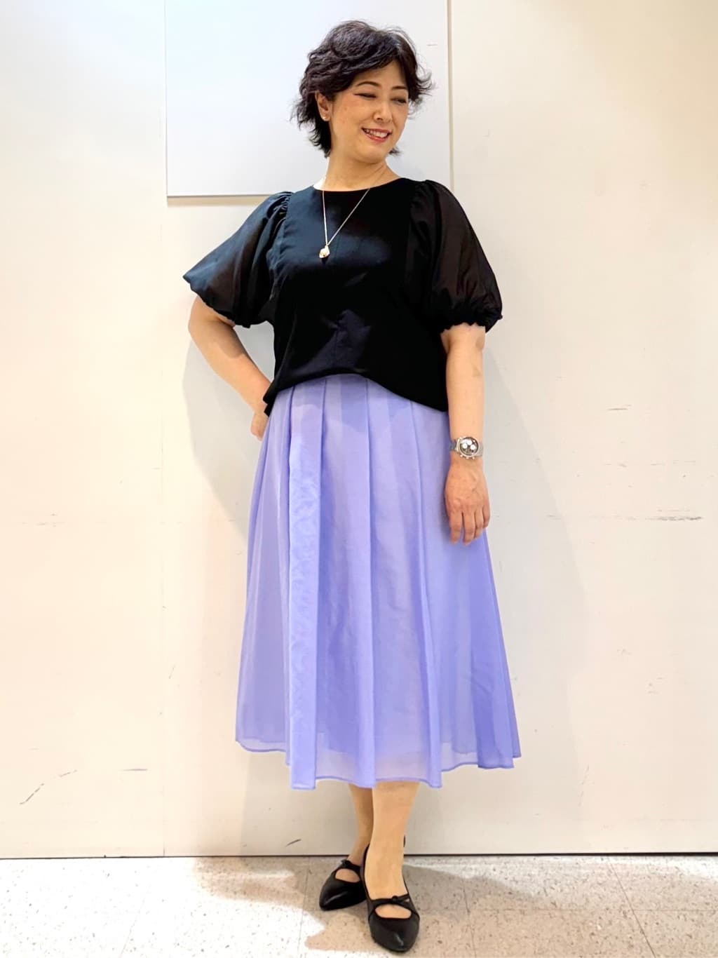 ヤスコさんの「Reflect｜【マシンウォッシュ可／セットアップ可】シアーボックスタックプリーツスカート」を使ったコーディネート