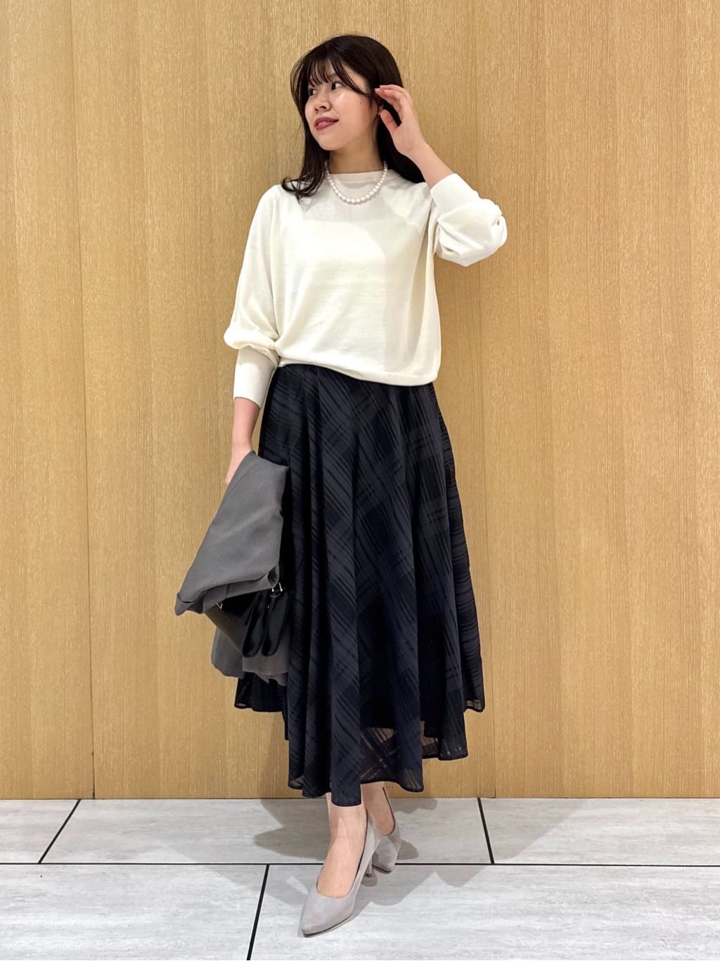 nanaさんの「UNTITLED｜【セットアップ可/後ろウエストゴム】シアーチェックスカート」を使ったコーディネート