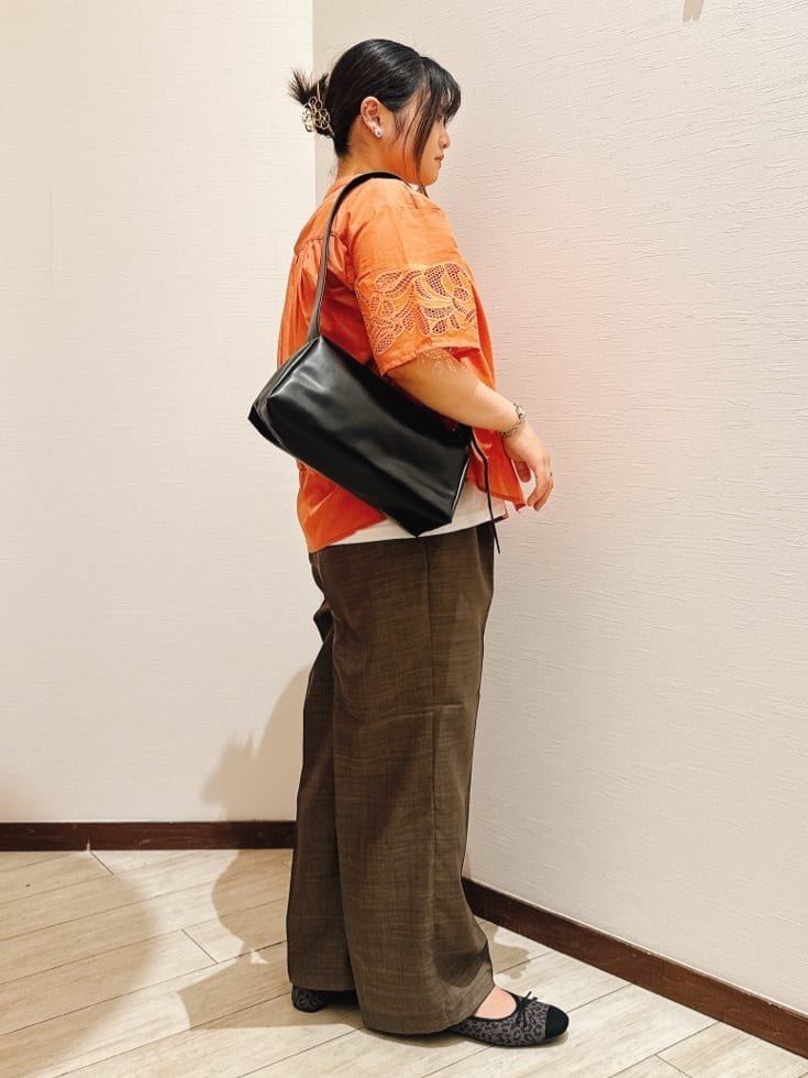 あにぃさんの「SHOO･LA･RUE｜【S-LL/6分袖】レースデザインで華やか見え お袖刺繍ブラウス」を使ったコーディネート