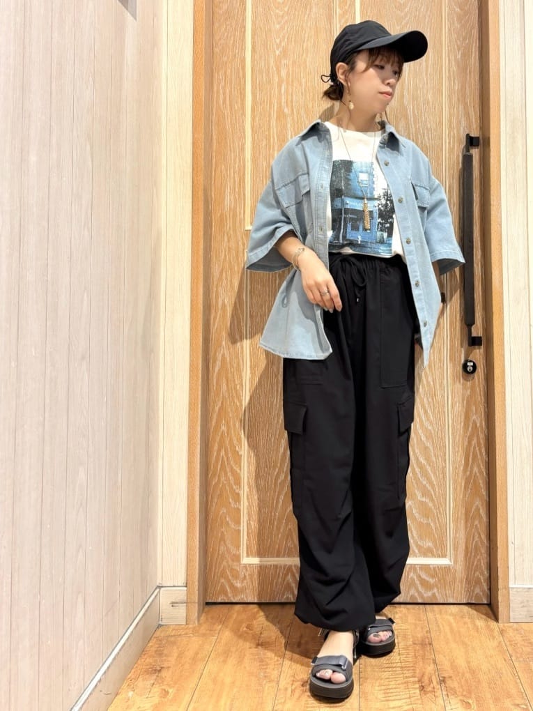 meiさんの「SHOO･LA･RUE｜【S-LL】ゆるっと楽ちん さらさらカーゴジョガーパンツ」を使ったコーディネート