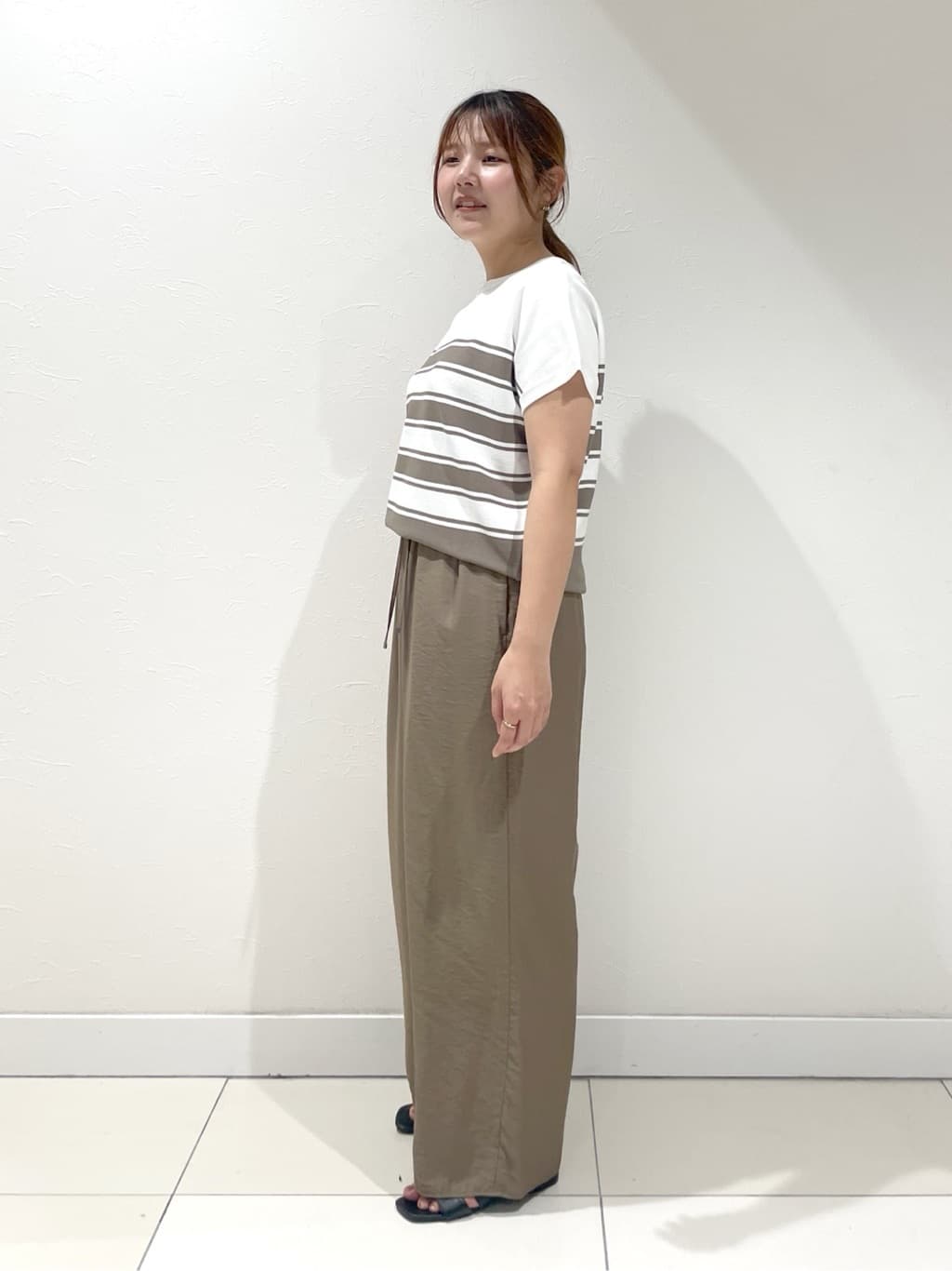 YUUKIさんの「INDIVI｜◆新色登場！【洗える／清涼感】レーヨンストレッチ フレンチスリーブニット」を使ったコーディネート