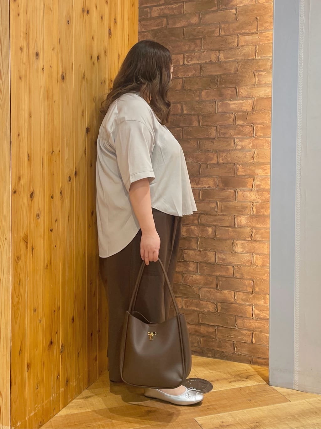 Risaさんの「SHOO･LA･RUE｜【S-LL/洗濯後しわになりにくい】バックギャザーがアクセント スッキパーブラウス」を使ったコーディネート