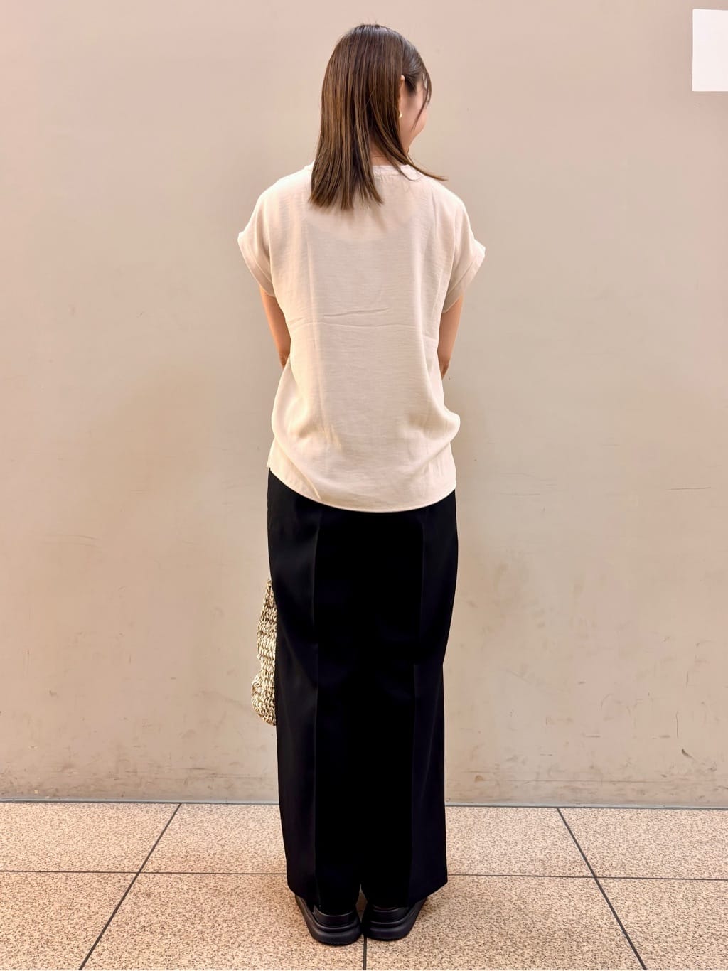 HaNeさんの「THE SHOP TK｜麻調ピンタックワイドパンツ【洗濯機OK】」を使ったコーディネート