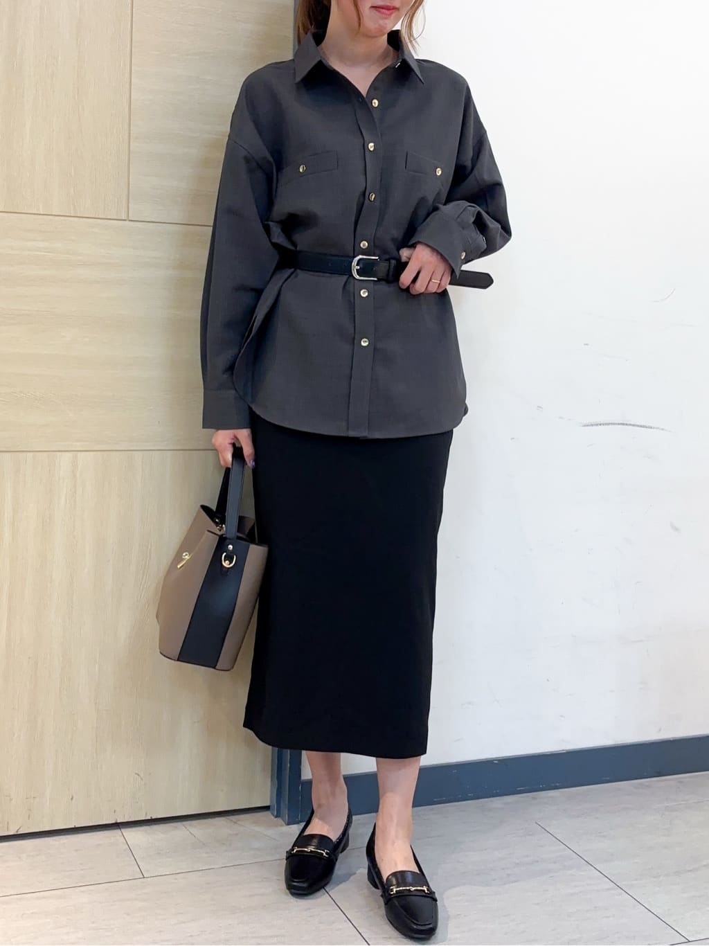 nanaさんの「grove｜【カセット服/選べる着丈】洗濯機で洗えるオーバーシャツ」を使ったコーディネート