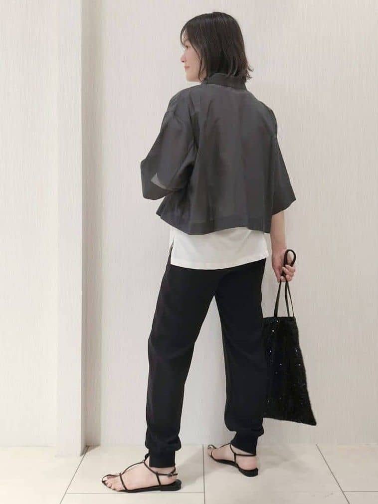 naokoさんの「UNTITLED｜【前開き/洗える】ショート丈シアーシャツ」を使ったコーディネート