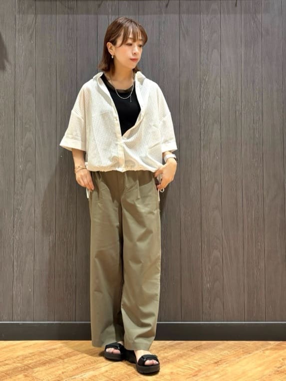 meiさんの「SHOO･LA･RUE｜シルエット変化を楽しめる シアーチェックドロストシャツ」を使ったコーディネート