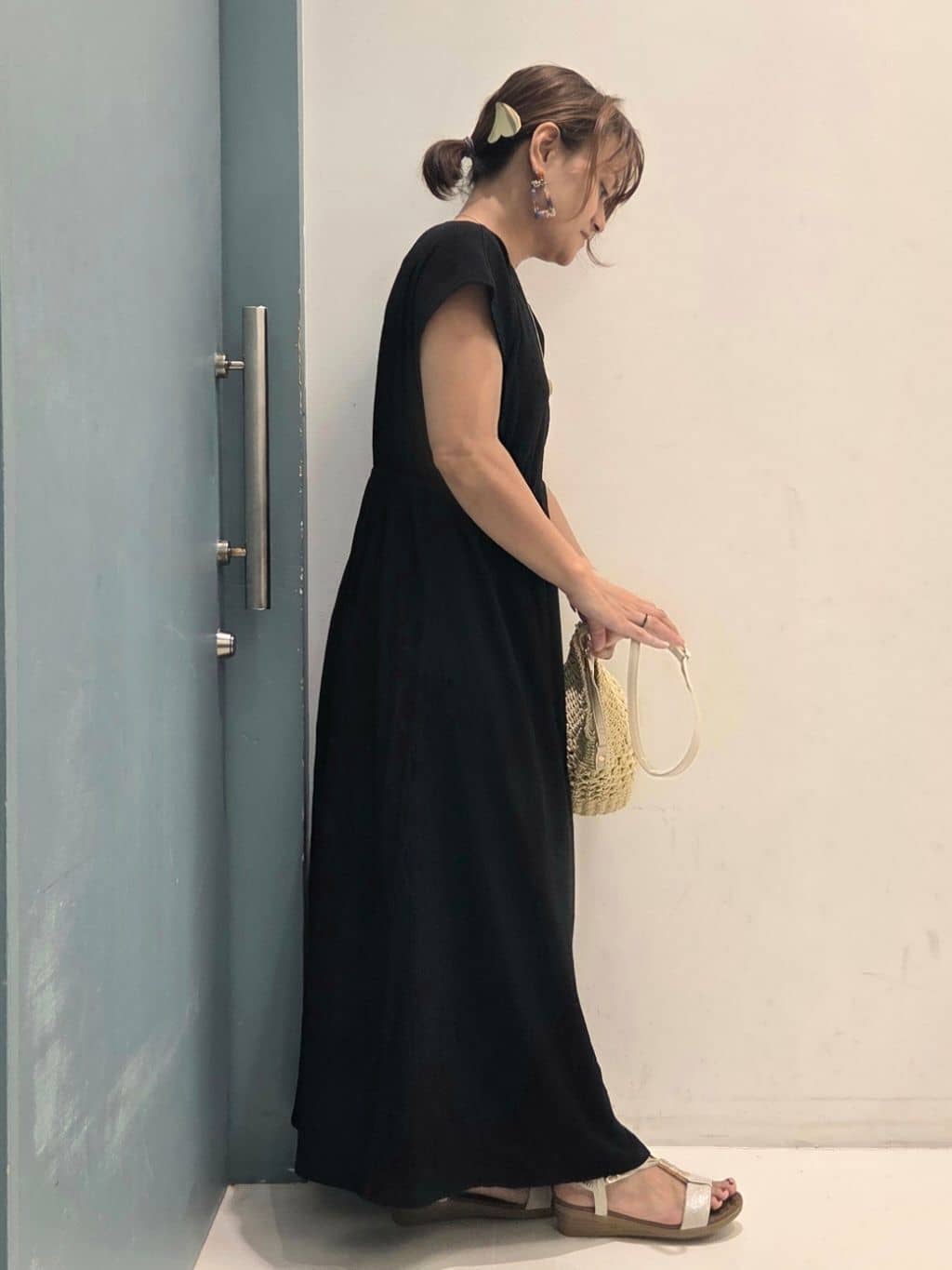 mariさんの「SHOO･LA･RUE｜【前後2WAY】さらりと大人上品に 楊柳フレンチワンピース」を使ったコーディネート